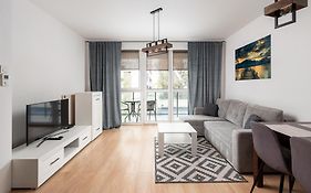 Aleja Krakowska Comfy Apartment